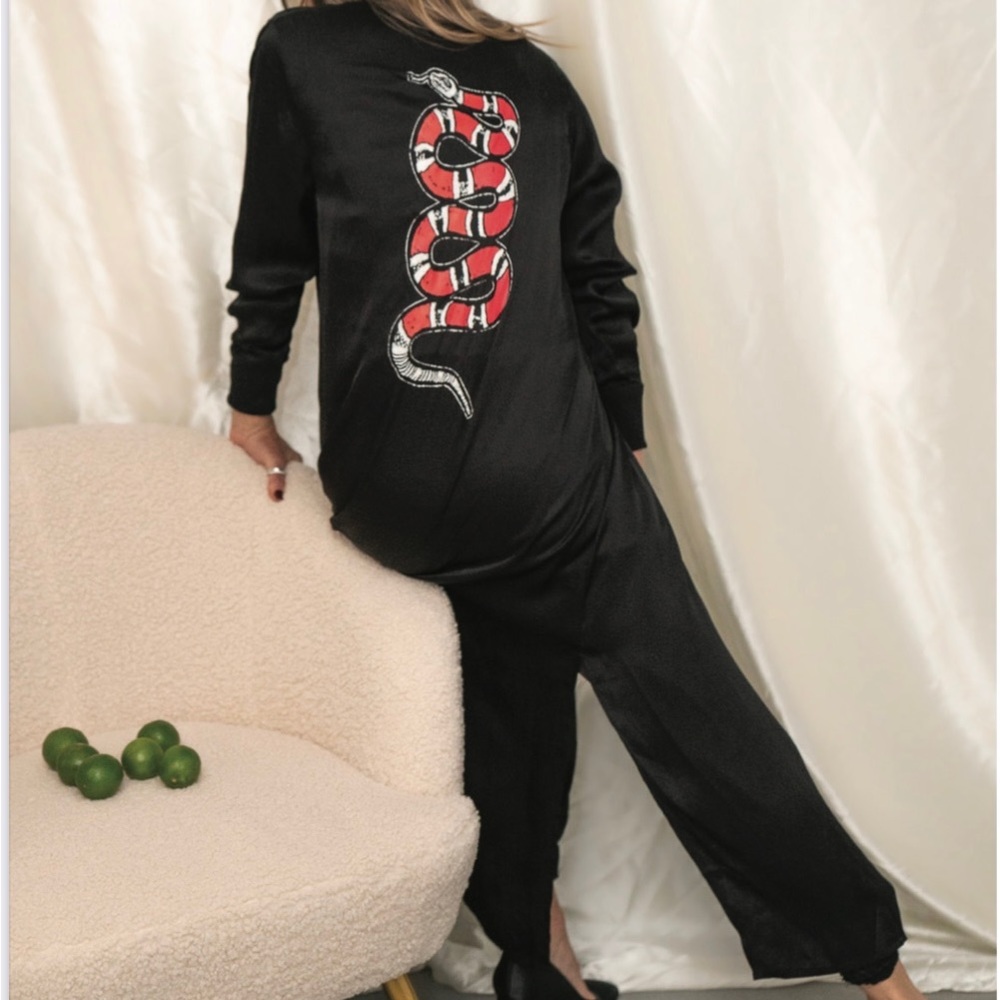 Satin long jacket with Snake on the back. Side split.